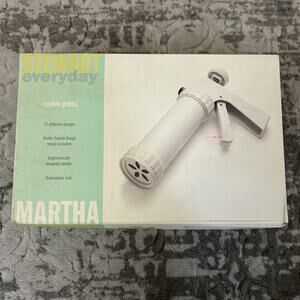 Martha Stewart Everyday Cookie Press 12 Different Designs White used